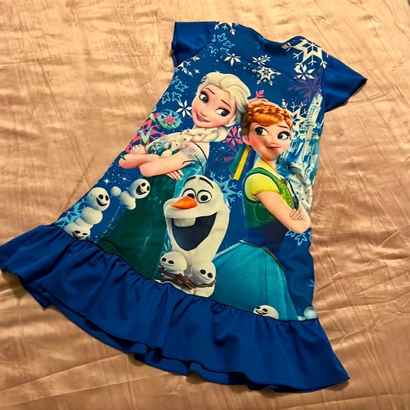 Frozen pjs gown small - Picture 1 of 2